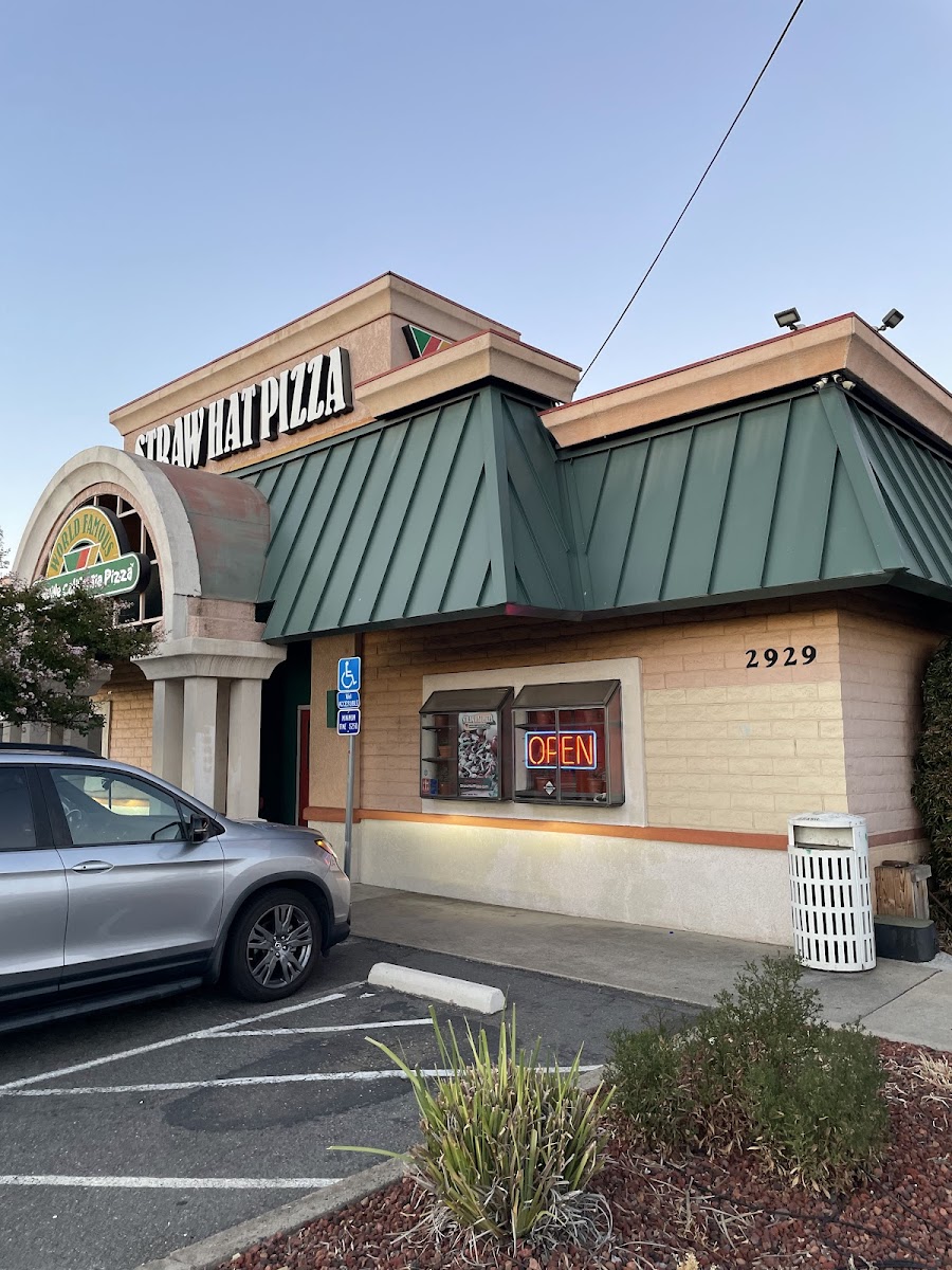 Straw Hat Pizza